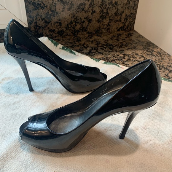 STUART WEITZMAN PATENT PEEP TOE HEELS ๐ - Picture 2 of 6